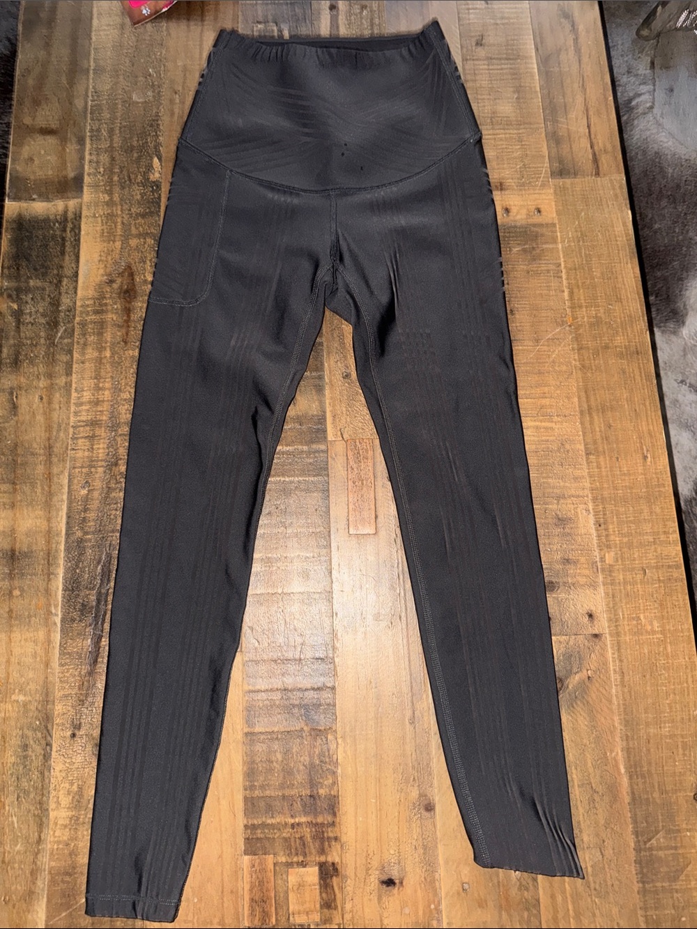 High-Waist Dark Grey Compression Leggings with Side Pocket